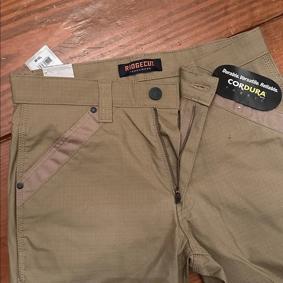 NWT Men’s Ridgecut work pants - Size 30/32 - Picture 2 of 5